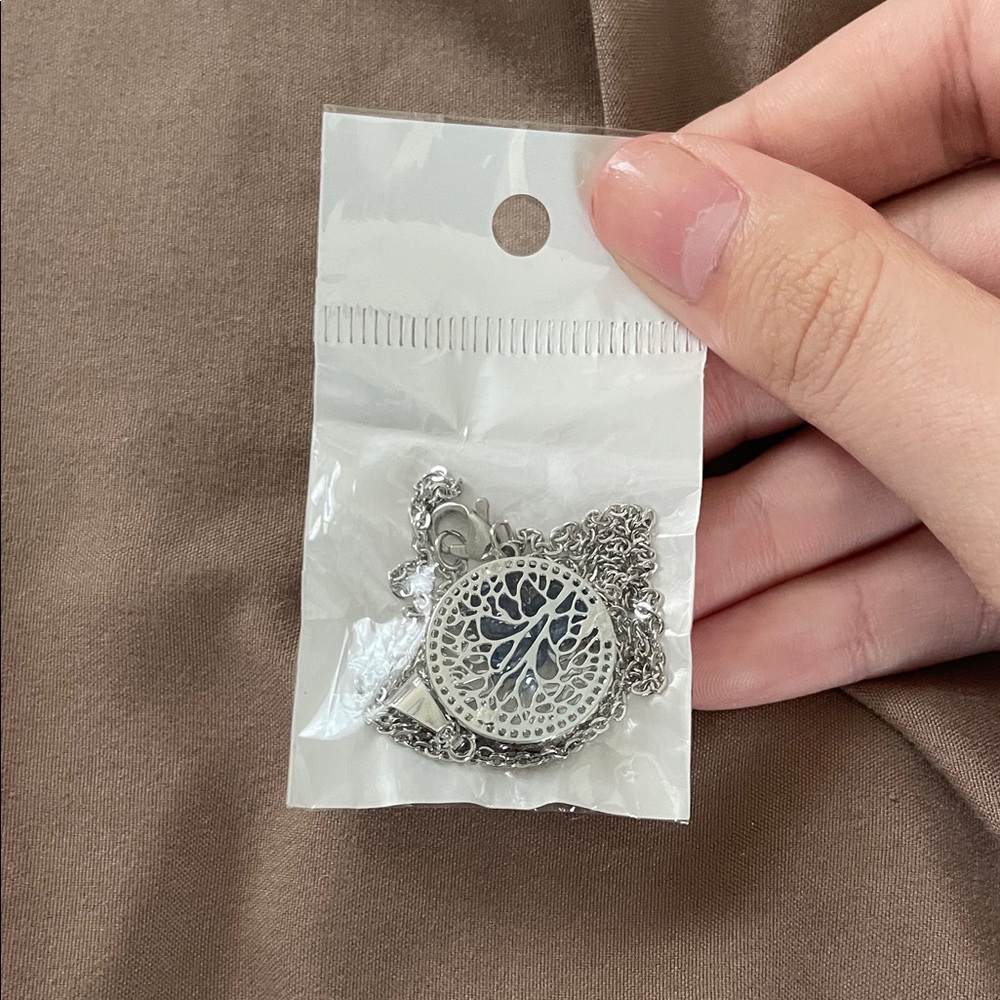 Elegant Silver Tree of Life Pendant Necklace